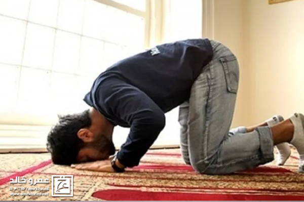 لماذا نسجد سجود التلاوة وماهو دليله وهيئته؟
